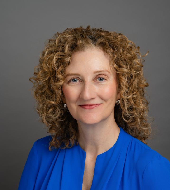 Donna Luff headshot.